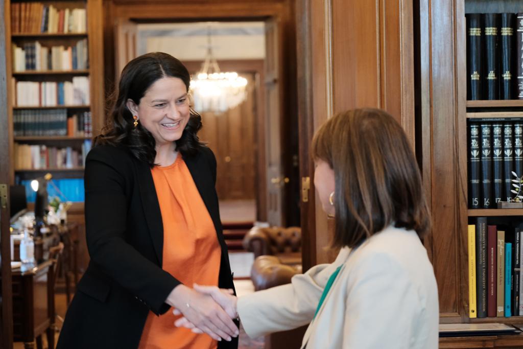 c129a636 b9e5 42f9 813a f68bca69551d