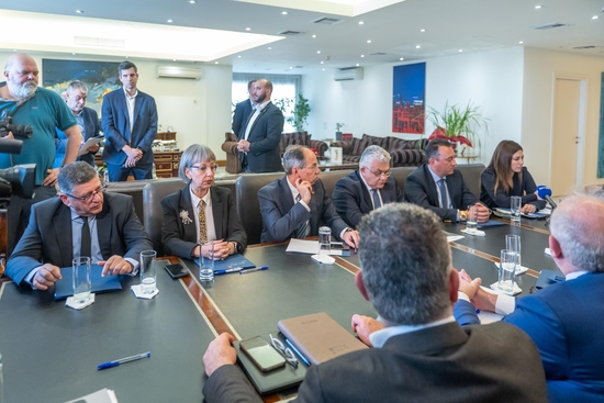 3f6bb830 86b8 4932 b140 e7e502168e0f