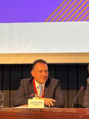 405f7648 4727 4dfb a7d6 56a6a54c8b30